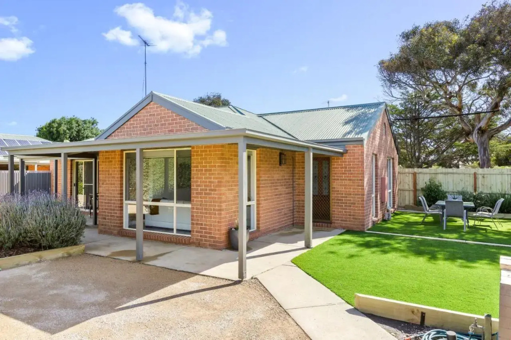 2 Bedroom Unit - Close To The Beach