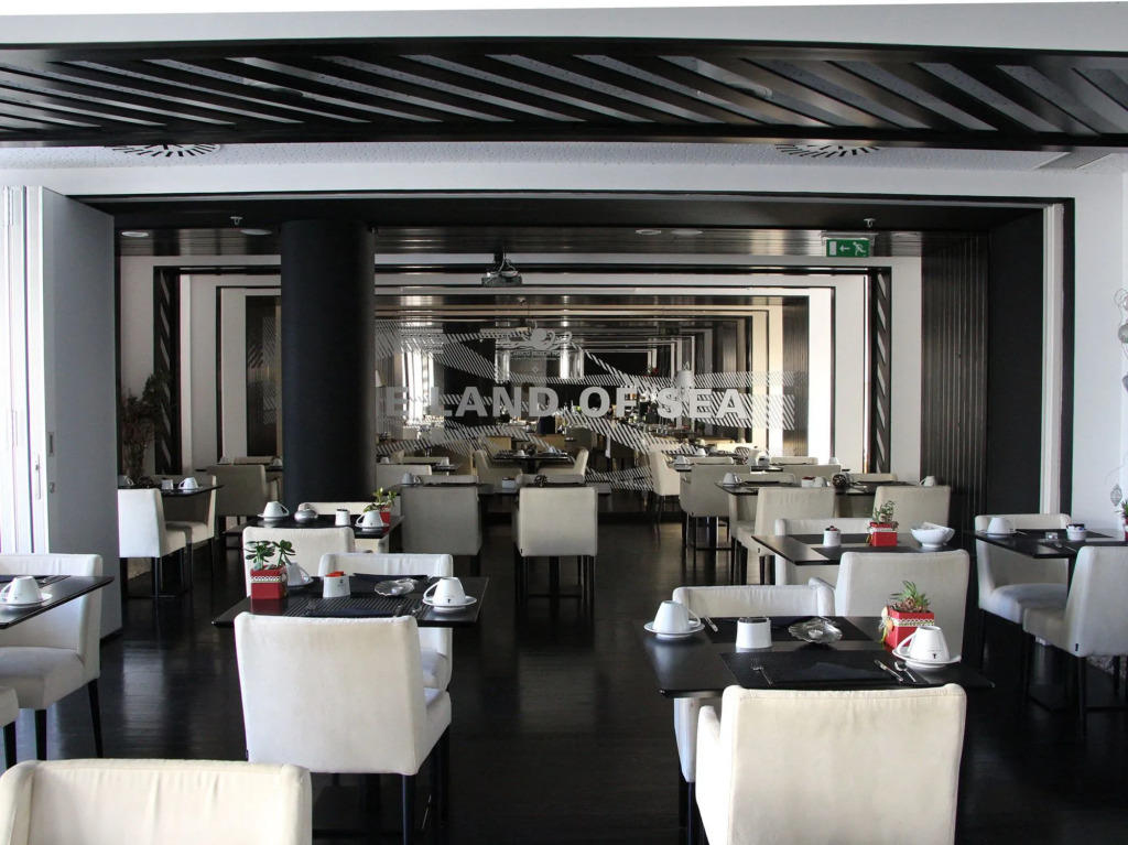 Macarico Beach Hotel