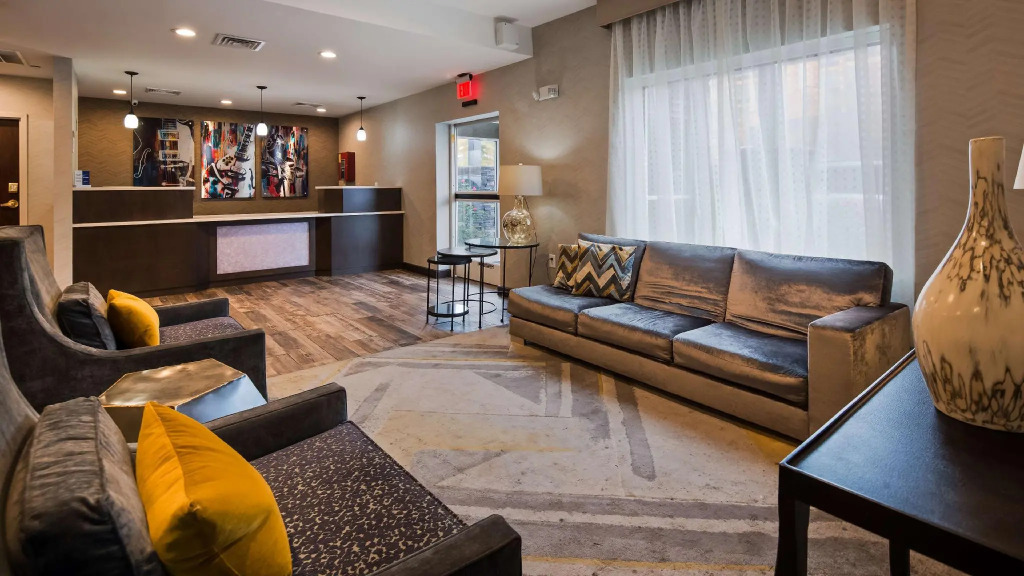 Best Western Plus Nashville Airport Hotel - BNA