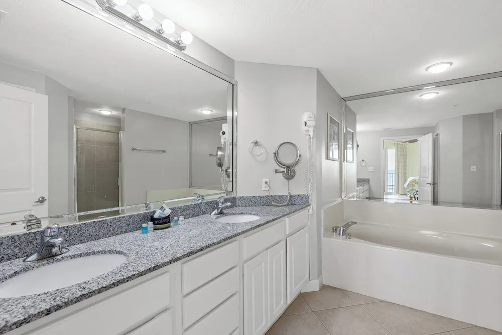 Grandview Oasis! 3BR 2BA Sleeps 9! Gulf-front Tranquility Beckons!