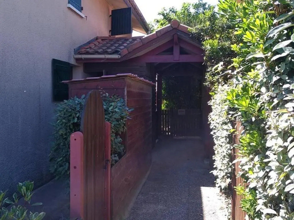 Villa Patio à 20m de la plage avec terrasse et parking - FR-1-413-159