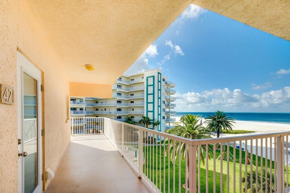 Jamaica Royale - T42 - 2 Br Condo
