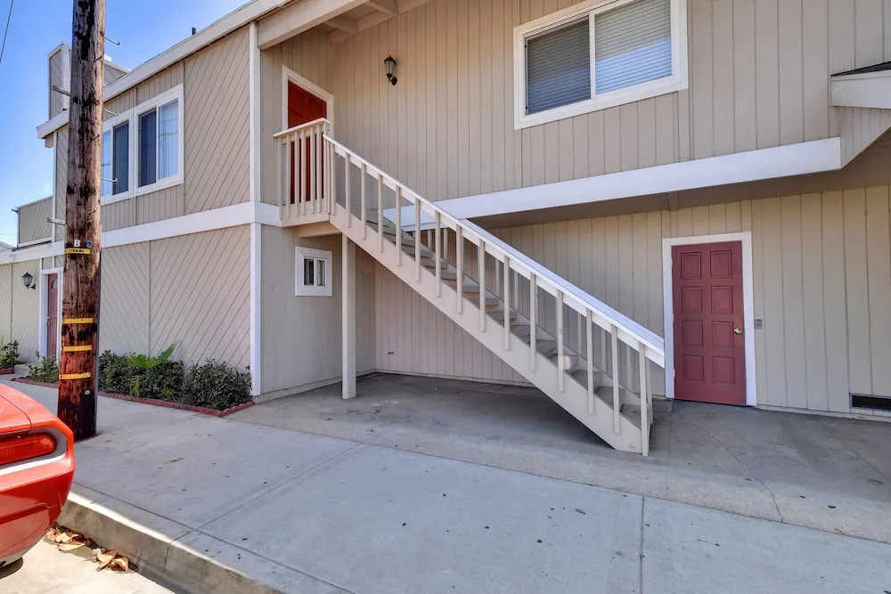 129 27th St Yipa 1 Bedroom Duplex
