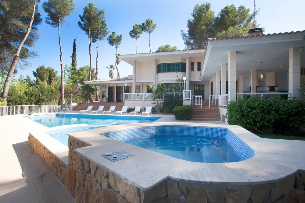 Charming Villa In The Exclusivity Of Son Vida