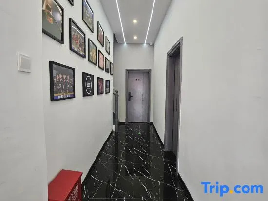 Sanya SOLOKING E-sports Hotel (Haitang Bay International Duty Free City)