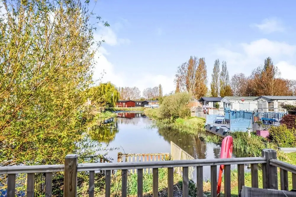 Spacious Stunning Lakeside 3 bed Holiday Home