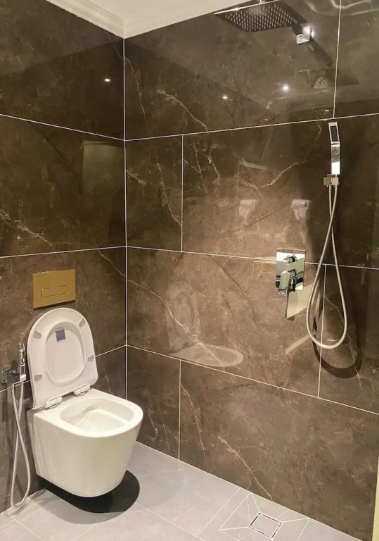 Royal Hotel Trâu Quỳ