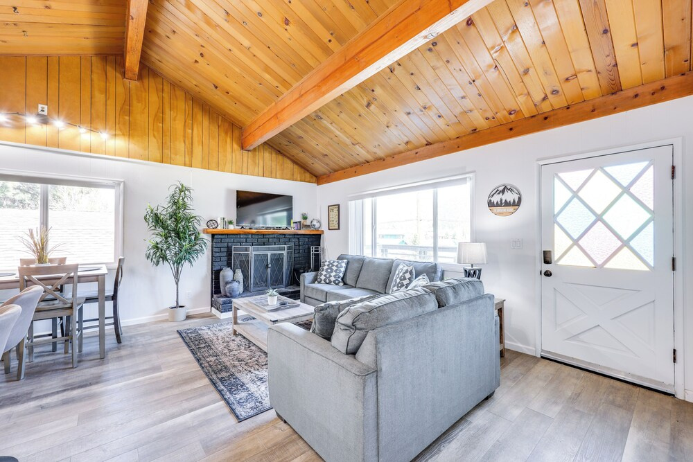 Close to Skiing & Lake: Big Bear Mountain Getaway
