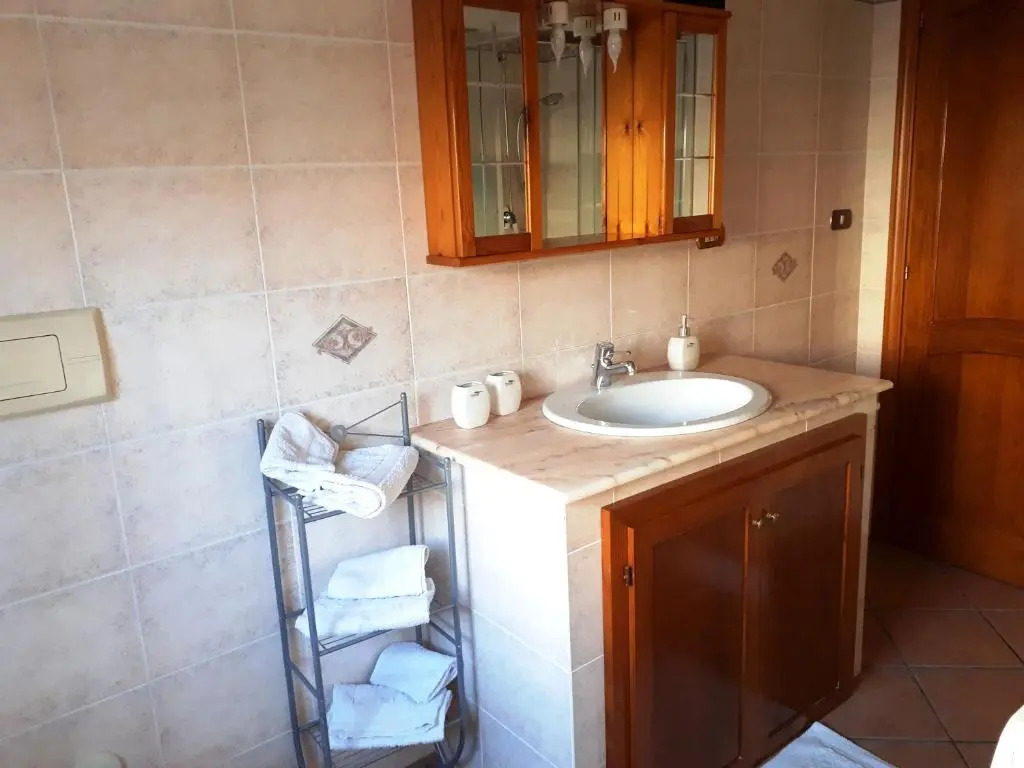 Comodo appartamento in villa 150 mt dal mare