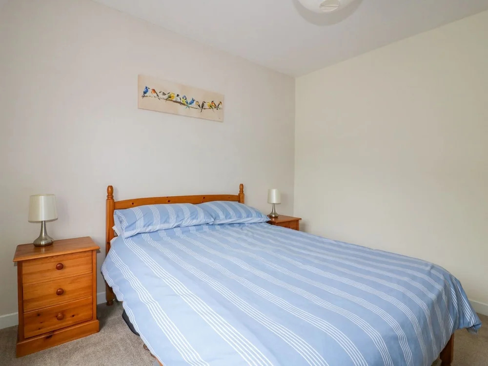 17 Greenbank Crescent