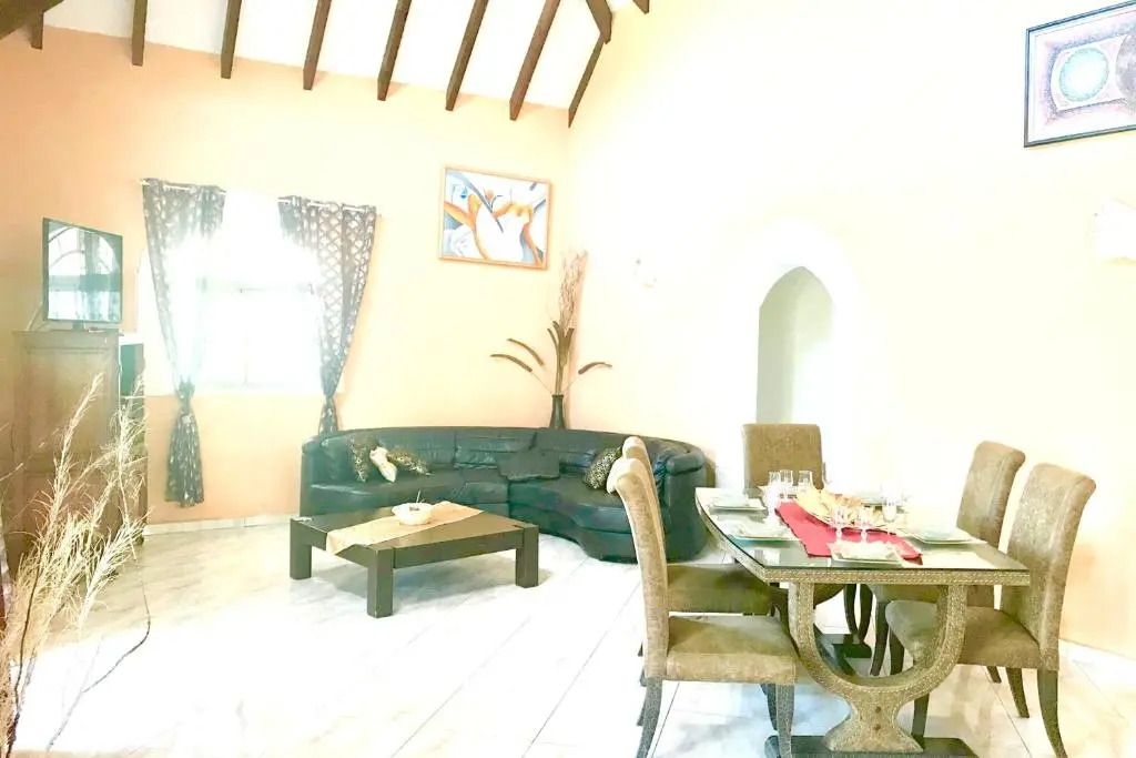 Spacieuse villa à Deshaies avec piscine privée