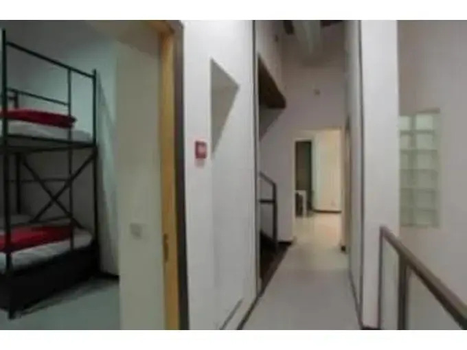 Traveller Box Hostel