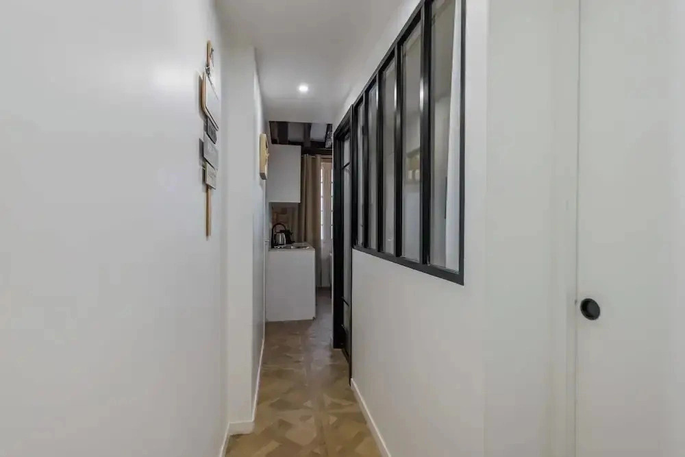 Chic, Comfortable Flat Near rue Montmartre
