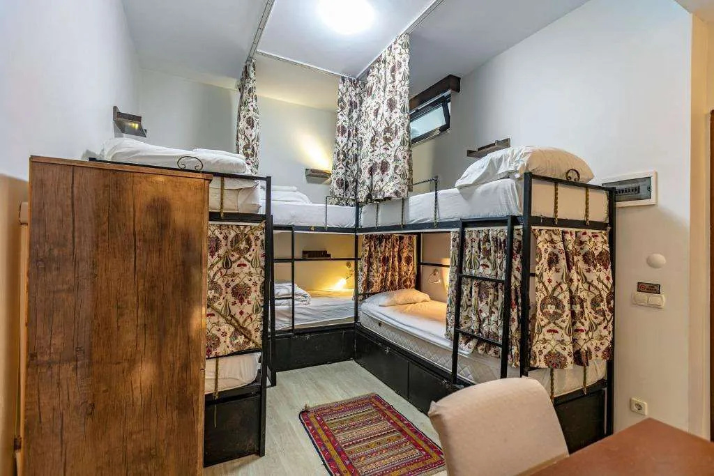 Stanpoli Hostel