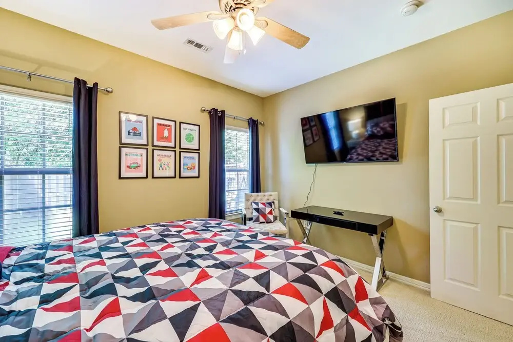 Spacious Family Home 3 Mi to Downtown Fayetteville