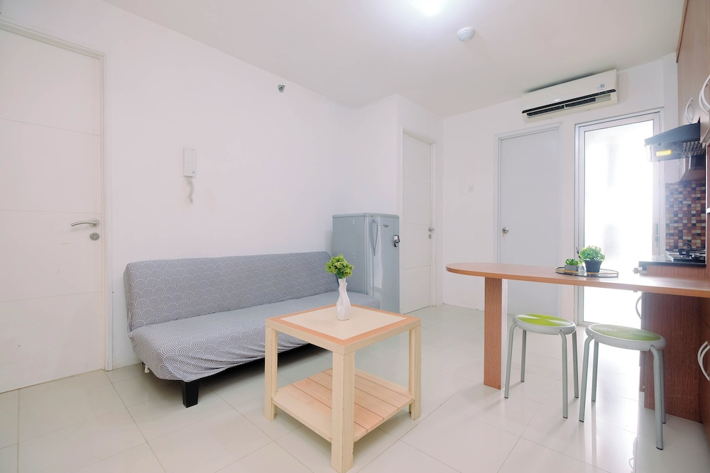 Serene And Warm 2Br At Apartment Bassura City
