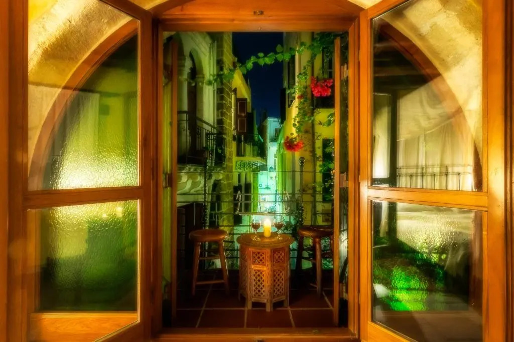 Ifigenia Lux MAISONETTE in oldtown and Villas in theriso vilage 14 km outside of chania