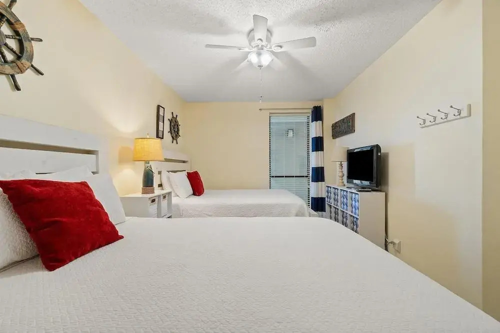 Pelican Pointe 1203
