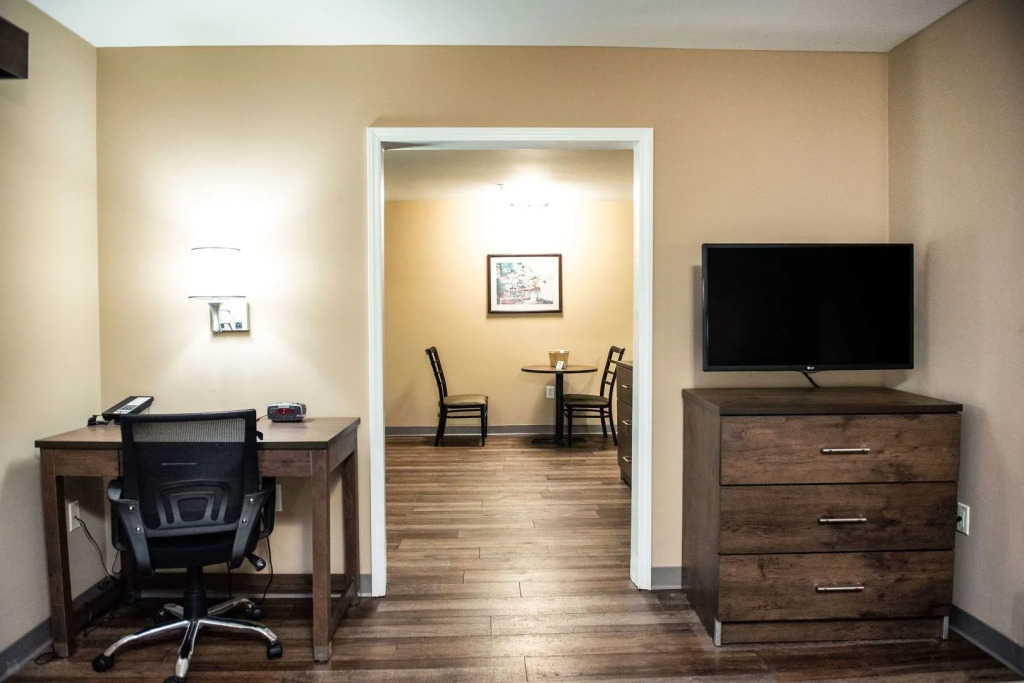 Suburban Extended Stay SE