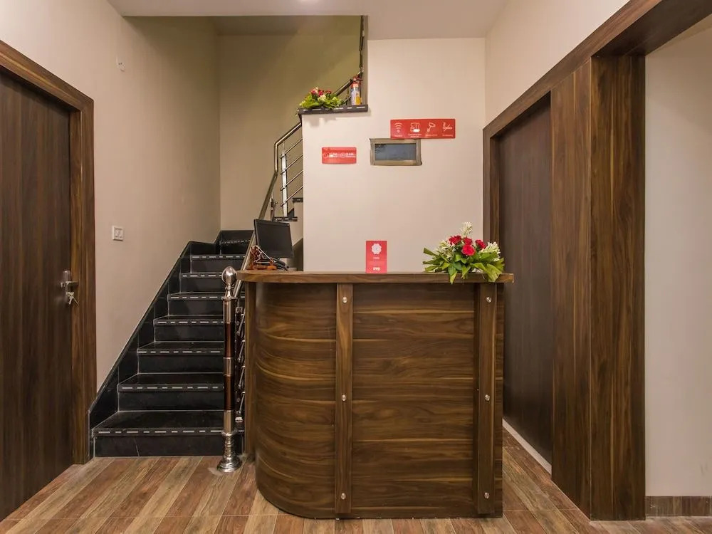 OYO 15823 Hotel Richmond Inn