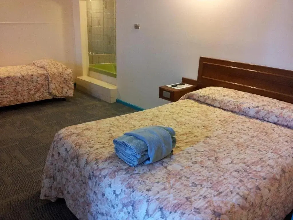 Charlton Motel