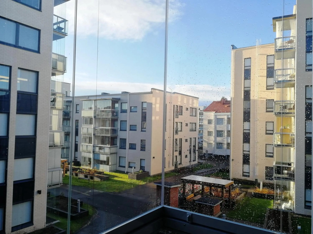 RovaKoti - luxury Nordic Suite in center with sauna & covered parking
