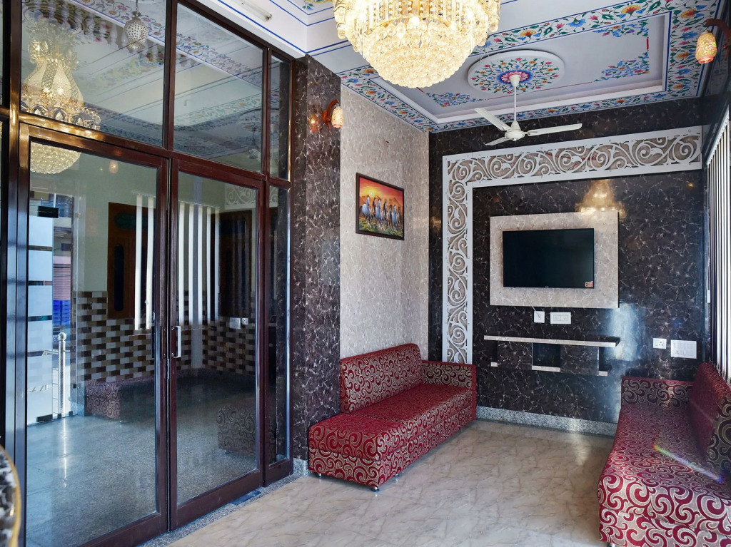 OYO 11389 Hotel NG Palace