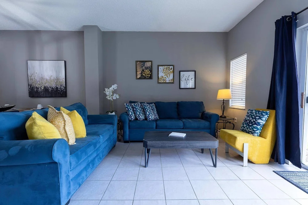 Cozy Family 3BR Townhouse Perfect Stay for 6 Guests