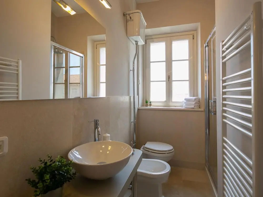 Plush Holiday Home in Cortona with Hot Tub