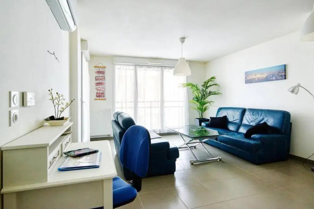 CATALANS-Air-conditioned, balcony 2 min walk Catalans Beach