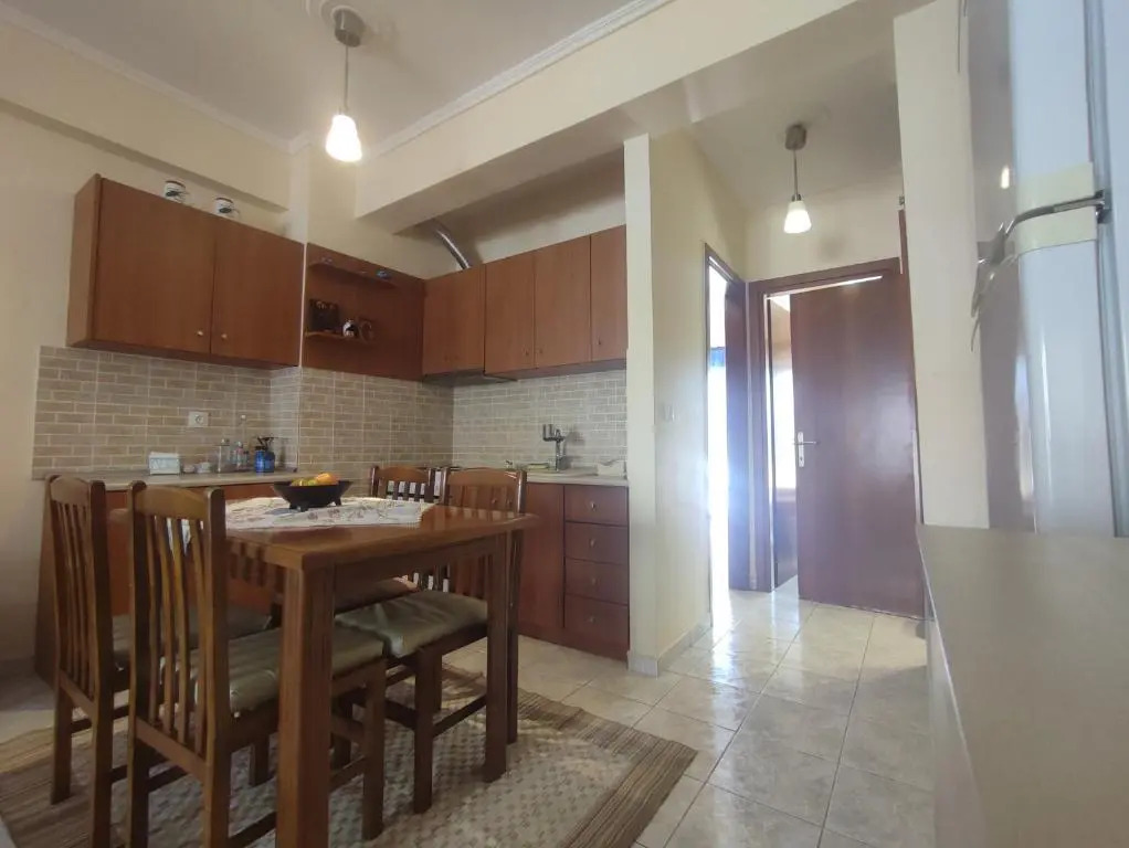 Dreamy 2 bedroom condo with free parking