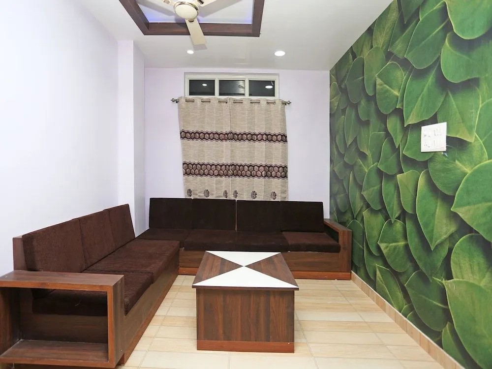 OYO 10734 Hotel NE Residency