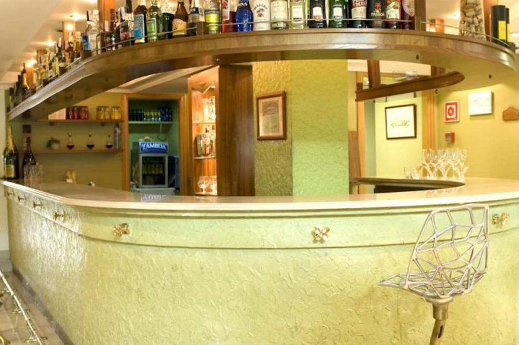 Apartaments-Hotel Hispanos 7 Suiza