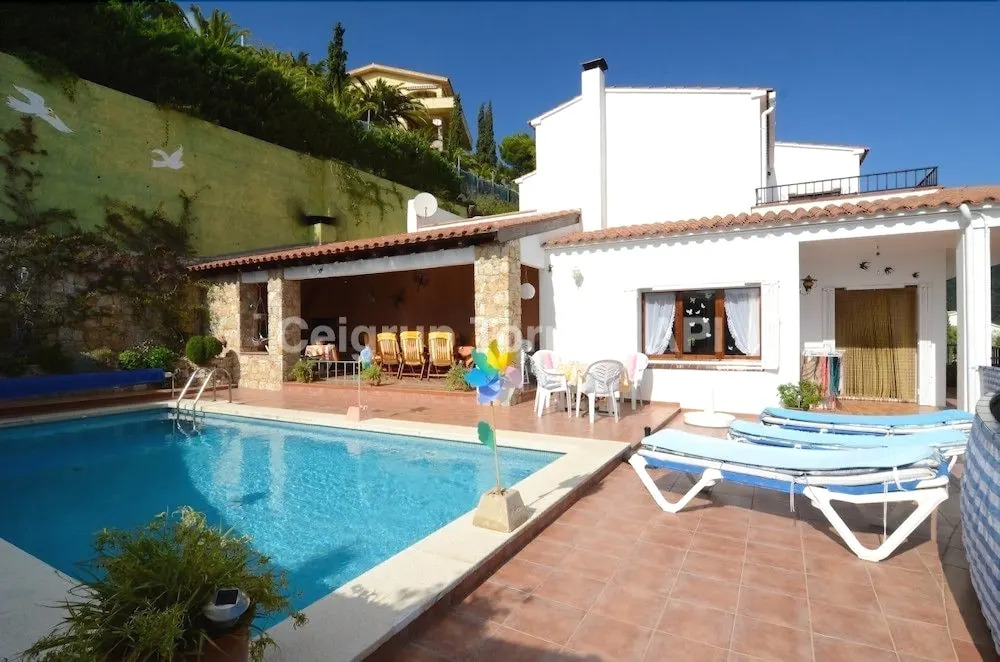 Villa Rocamaura 95