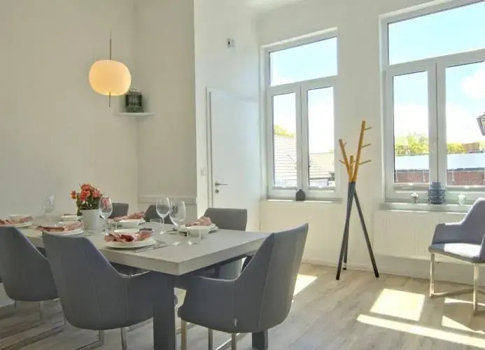 WoogeElisa - Ehrwürdige Dorfvilla in Strandnähe