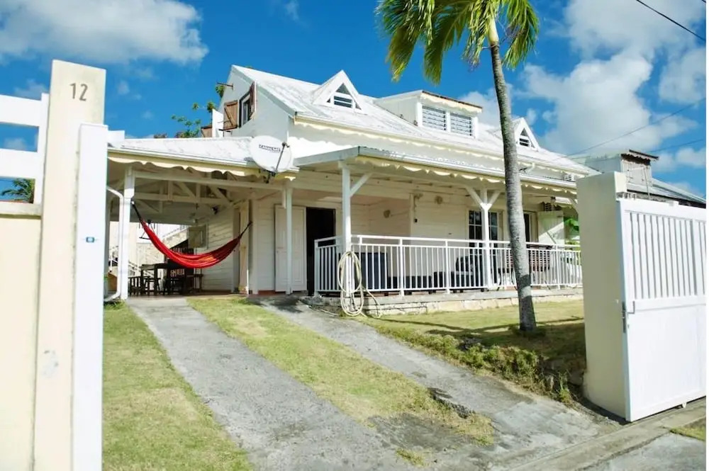 House With in Sainte anne With Enclosed Garden and Wifi