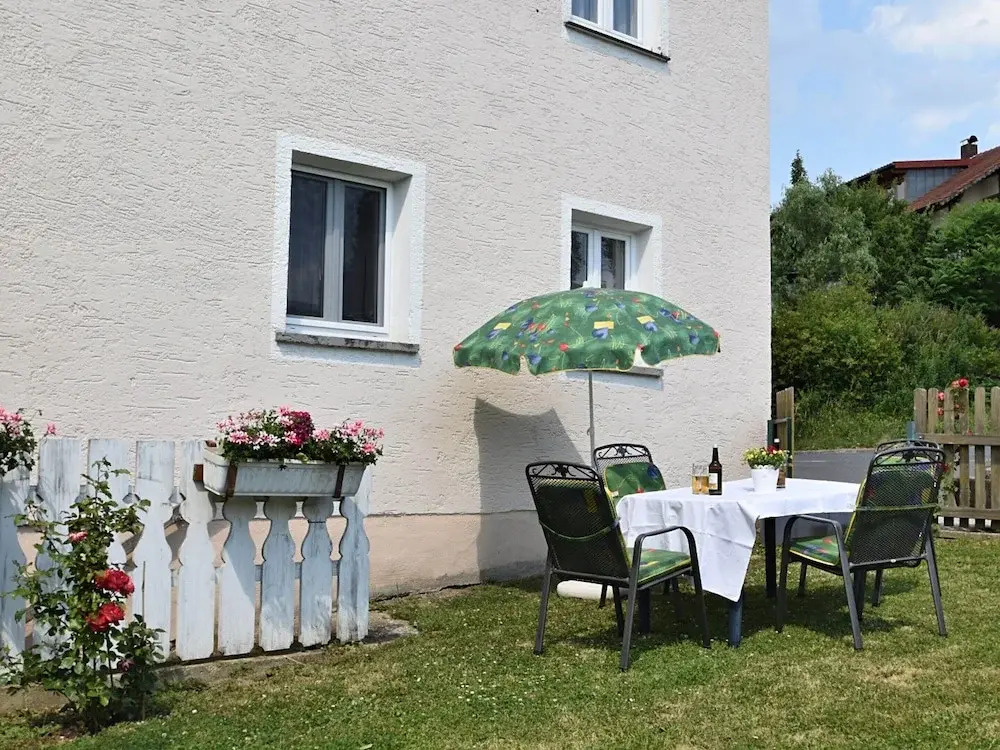 Ferienhaus mit Garten in Waldnähe