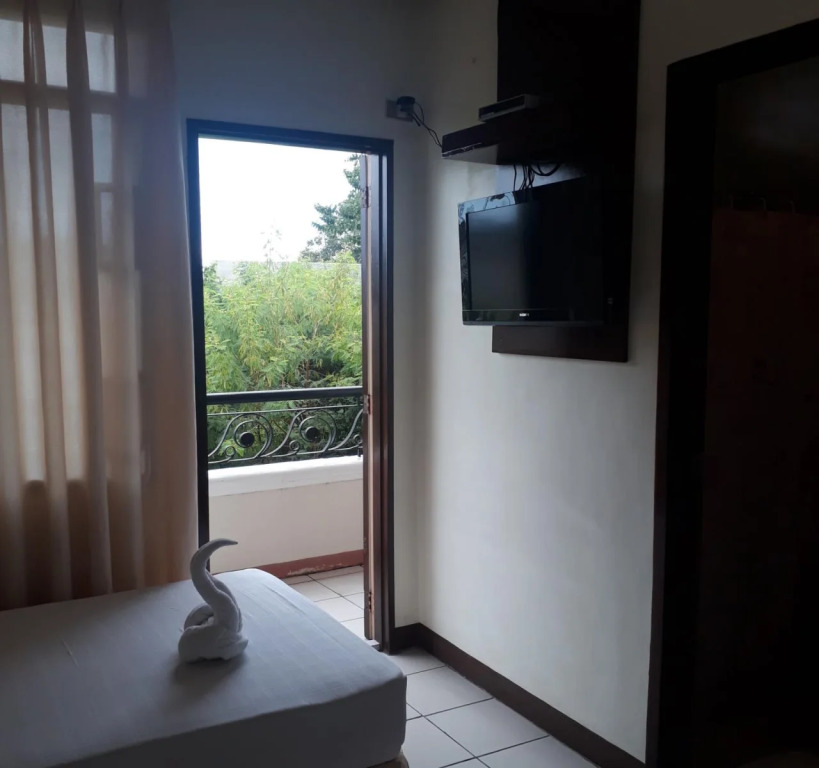 Dumaguete Royal Suite Inn