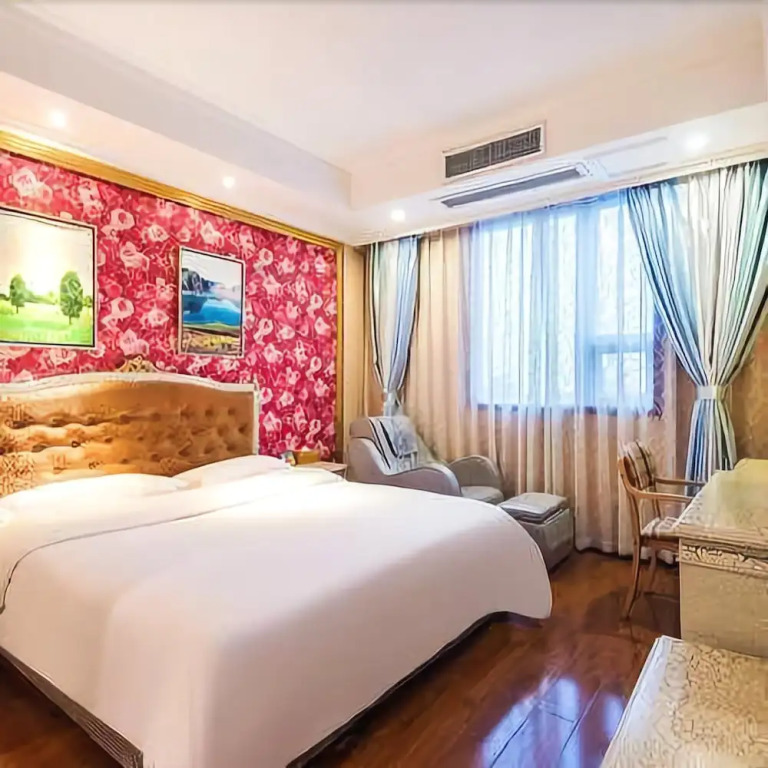 Yijia Hotel