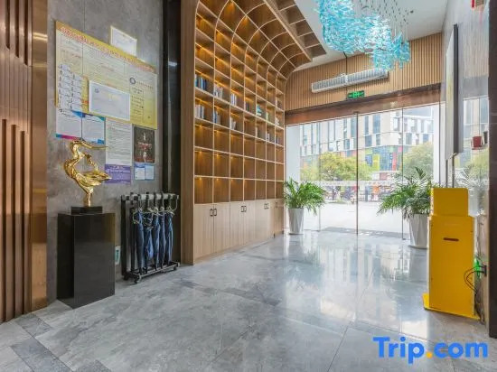 Yizhou Ruijin Hotel (Guanshanhu Park, Guanshanxi Road Subway Station Store)