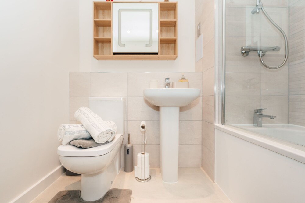 LUX Riverside Duplex Masionette By LCY Excel