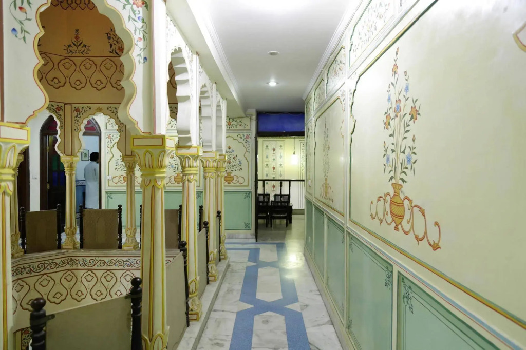 Rani Mahal Hotel