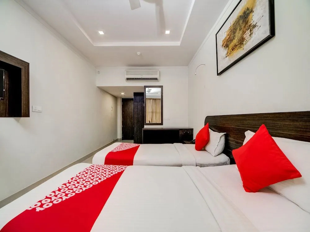 OYO Flagship 15233 Hotel G7