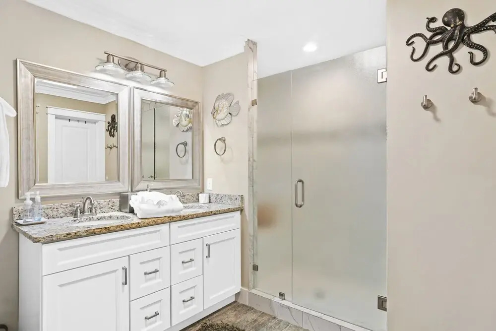 Pet Friendly Beach House - Paradise on Palm by Panhandle Getaways