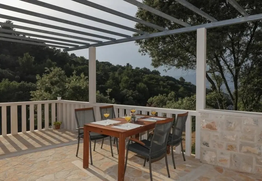 Irena - Secluded Paradise - H