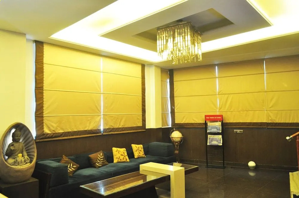 Oyo 638 Hotel Maharaja Residency