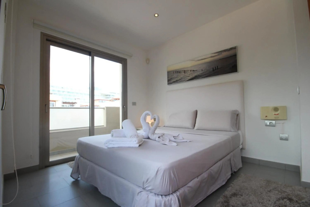 Modern Apartment with Sea Views and Terrace La Caleta