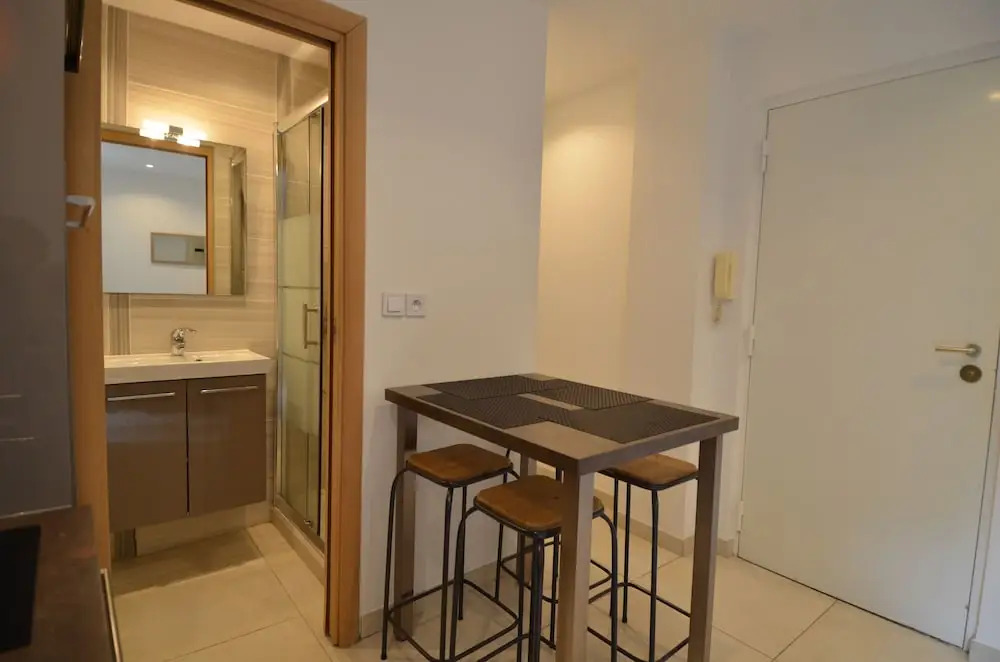Amazing apartment 4 persons with big Terrace in Carré d'Or district in Nice