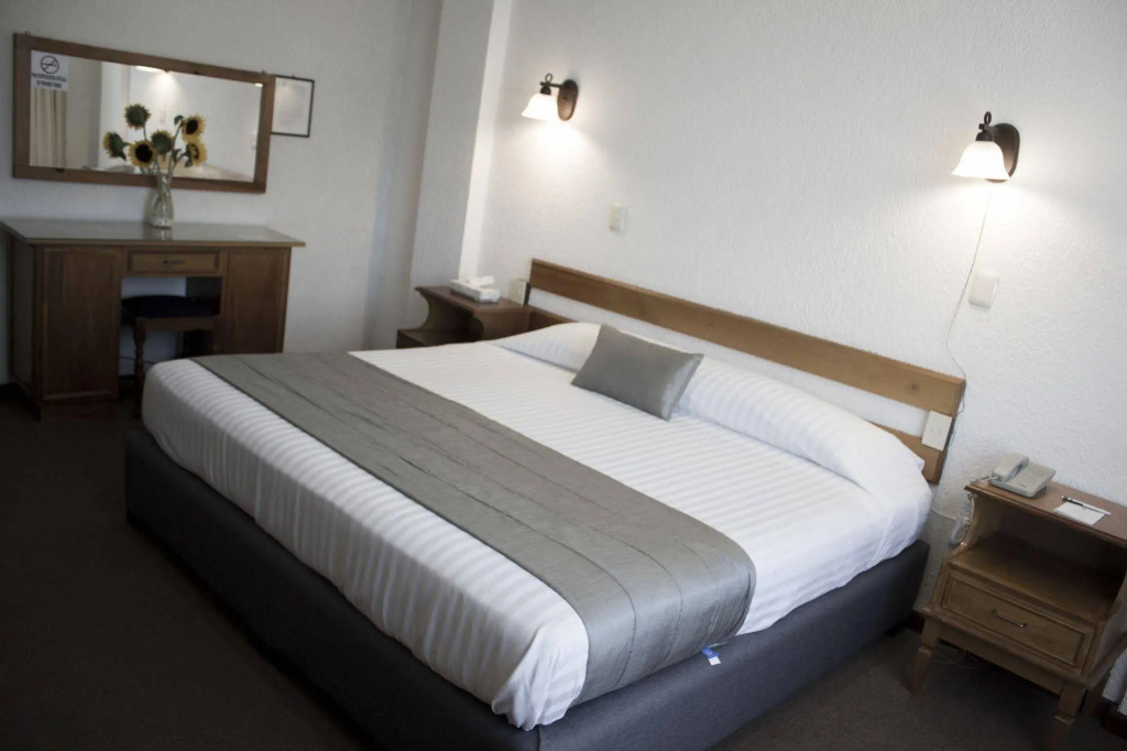 Estanza Hotel & Suites