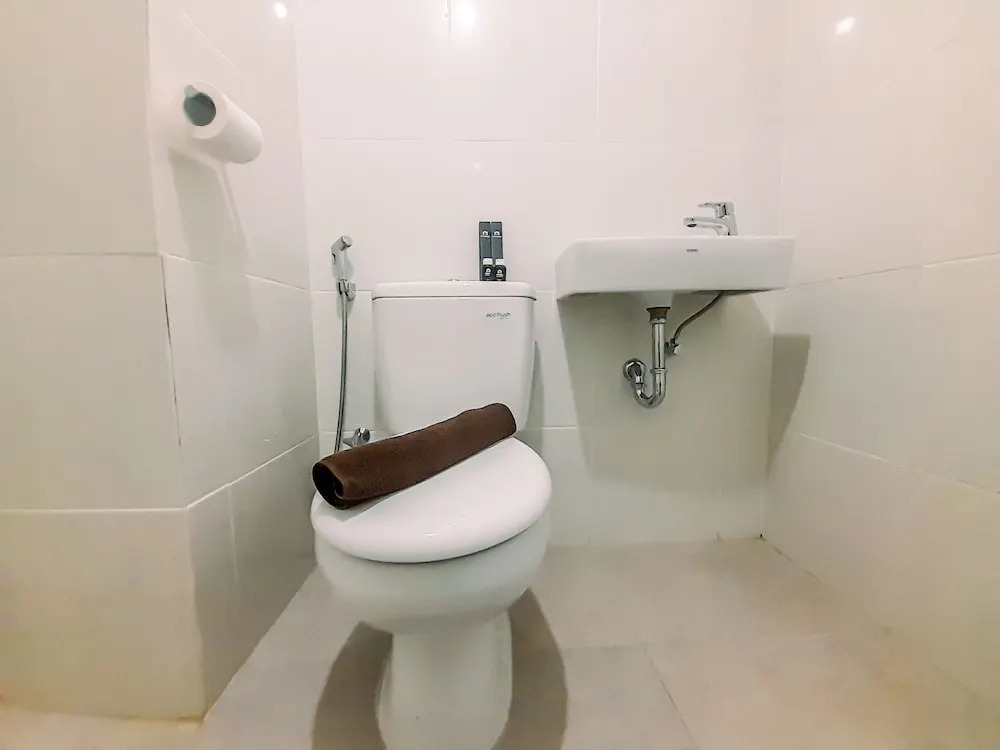 Cozy Studio Room At Barsa City Apartment